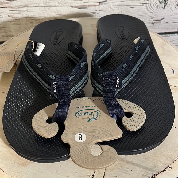 Chaco Other - Chaco classic flip flop navy notch men’s sandals NWT size 8